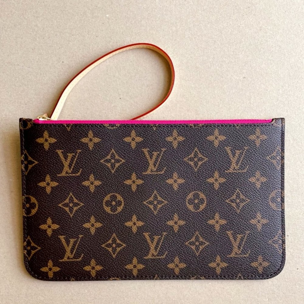 Louis Vuitton Neverfull Wristlet Pouch New
